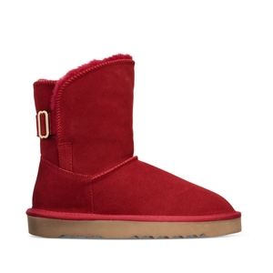 NWT/NIB.. WOMEN'S BOOTS.. Perfect for the holidays and winter. Xmas Present.